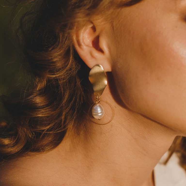 Woman Gold Earrings